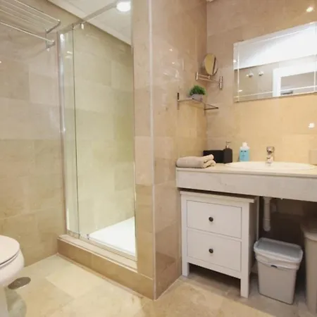 Grosse , Spanien, Andalusien, Costa Del Sol, Sabinillas, Duquesa, Manilva Mit Pool 아파트 산루이스데사비닐라스